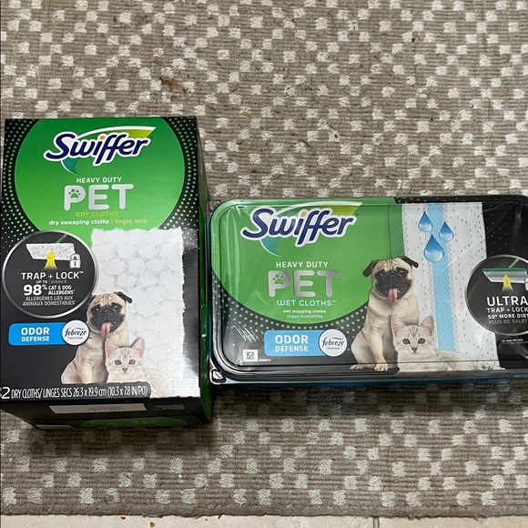 Swiffer Other - Swiffer Heavy Duty Pet Cloths - Green and Black Packaging